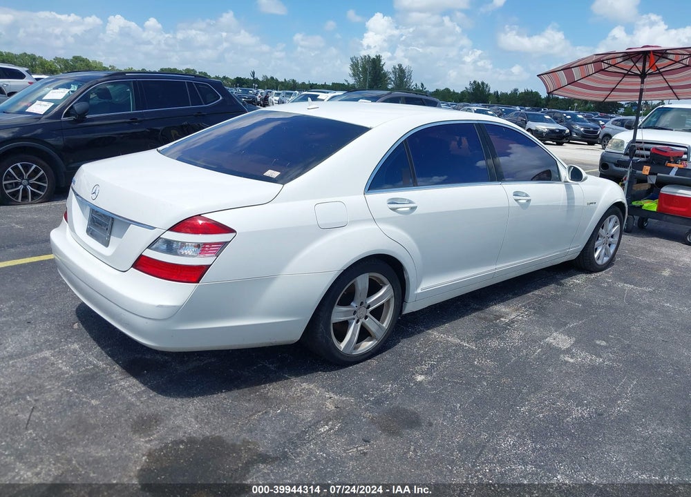 2007 MERCEDES-BENZ S 550 VIN: WDDNG71X17A060756