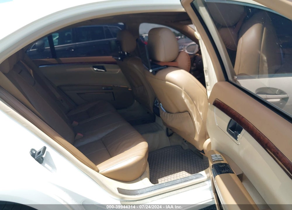 2007 MERCEDES-BENZ S 550 VIN: WDDNG71X17A060756