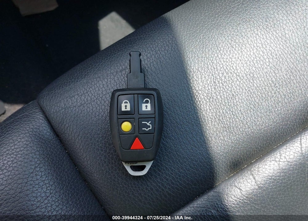 2007 VOLVO V50 VIN: YV1MJ682772298837