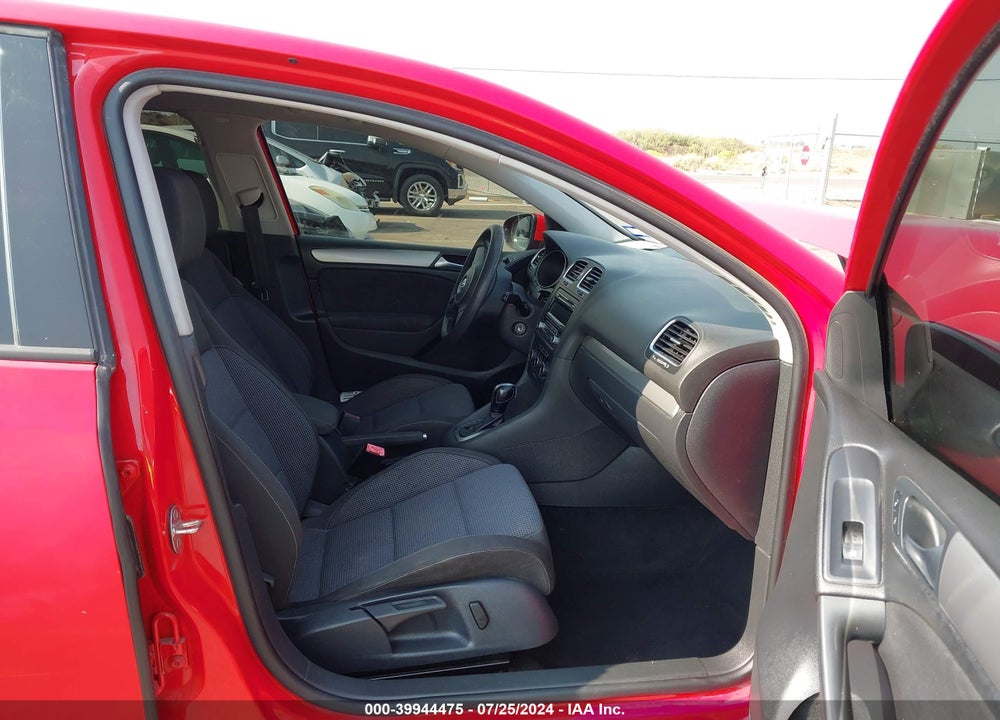 2014 VOLKSWAGEN GOLF 2.5L VIN: WVWDB7AJ2EW006057