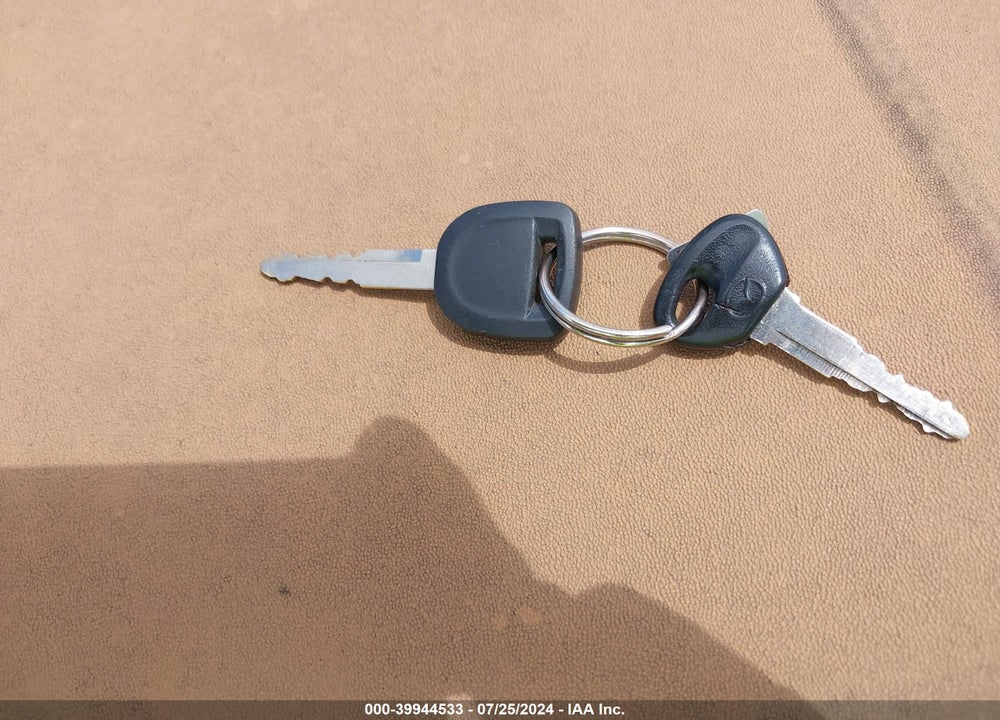 2003 MAZDA MX-5 MIATA CLOTH/LS/SE/SHINSEN VIN: JM1NB353330307168