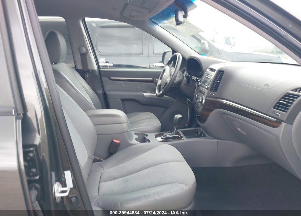 2012 HYUNDAI SANTA FE SE VIN: 5XYZH4AG8CG148592