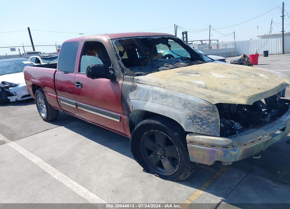 2005 CHEVROLET SILVERADO 1500 LS VIN: 2GCEC19T251351410