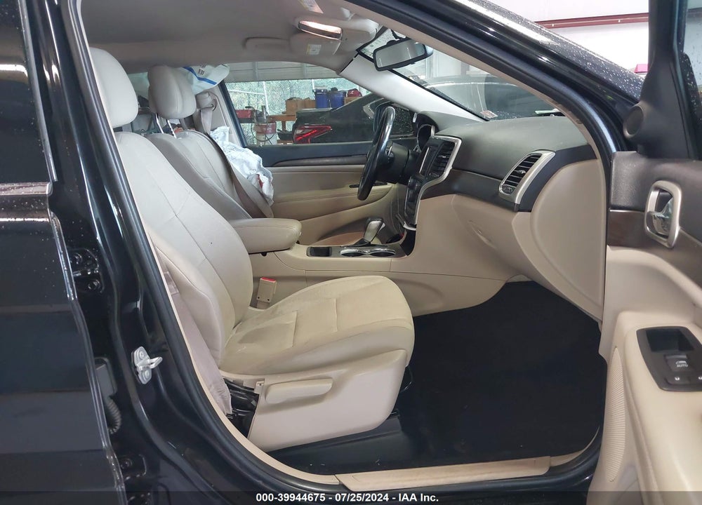 2016 JEEP GRAND CHEROKEE LAREDO VIN: 1C4RJFAG2GC495121