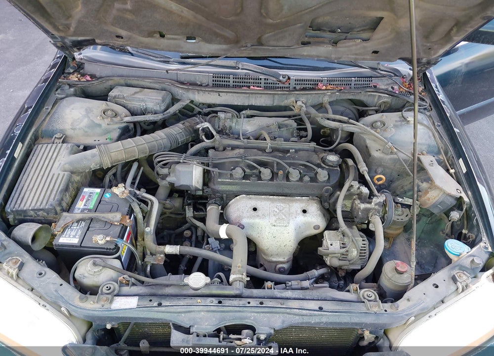 1998 HONDA ACCORD LX VIN: 1HGCG5647WA188259