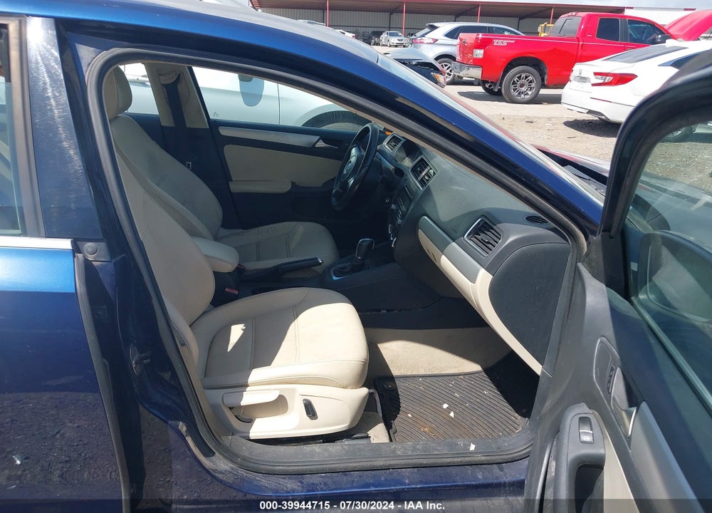 2013 VOLKSWAGEN JETTA 2.5L SE VIN: 3VWDX7AJXDM397410