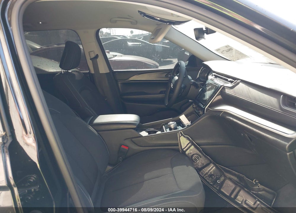 2023 JEEP GRAND CHEROKEE LAREDO 4X4 VIN: 1C4RJHAG8PC644109