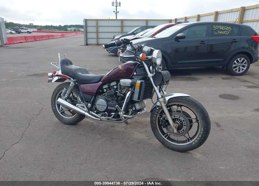 1983 HONDA VF750 C VIN: JH2RC0710DM113675