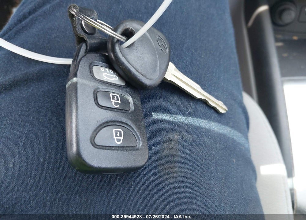 2010 HYUNDAI ELANTRA GLS VIN: KMHDU4AD4AU109615