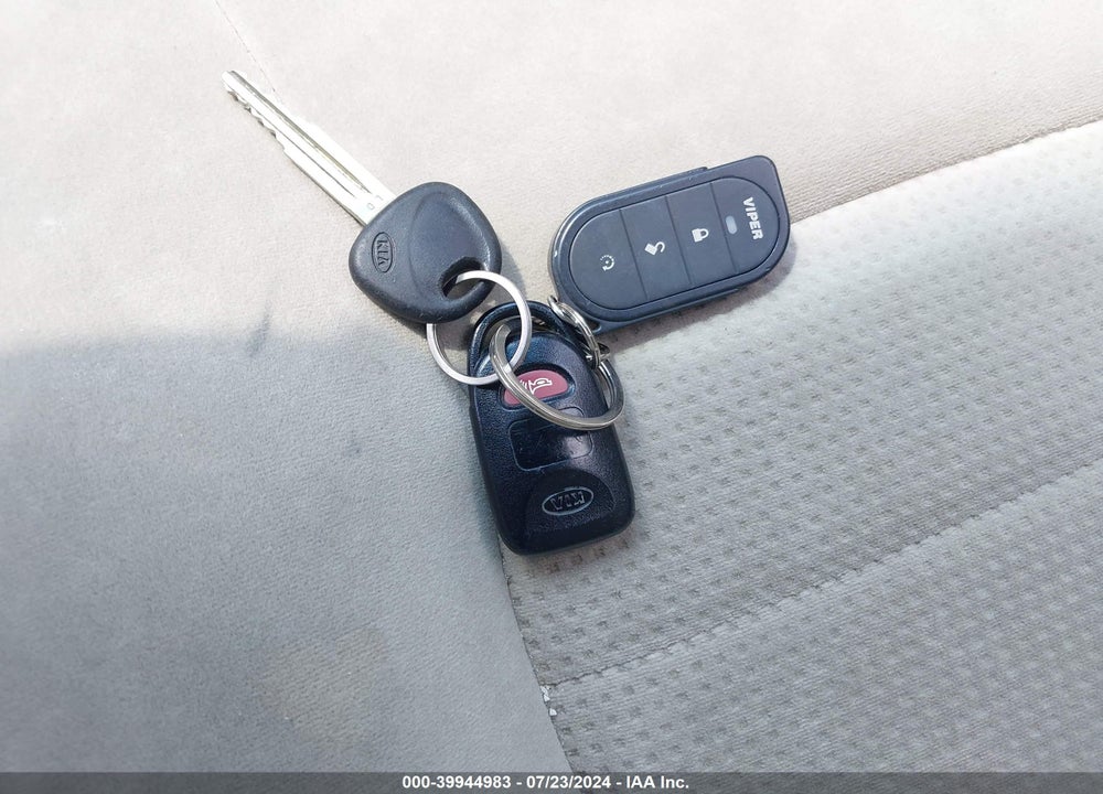 2008 KIA SPECTRA EX VIN: KNAFE121485493605