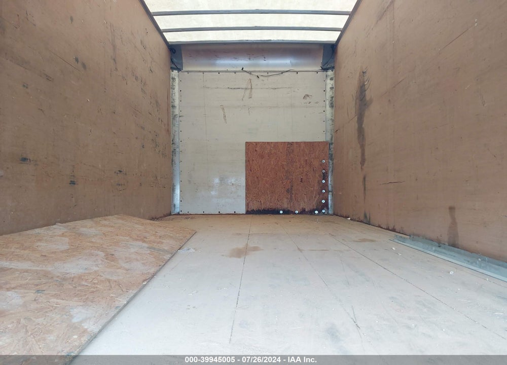 2015 ISUZU NPR DSL REG AT VIN: JALC4W168F7004416