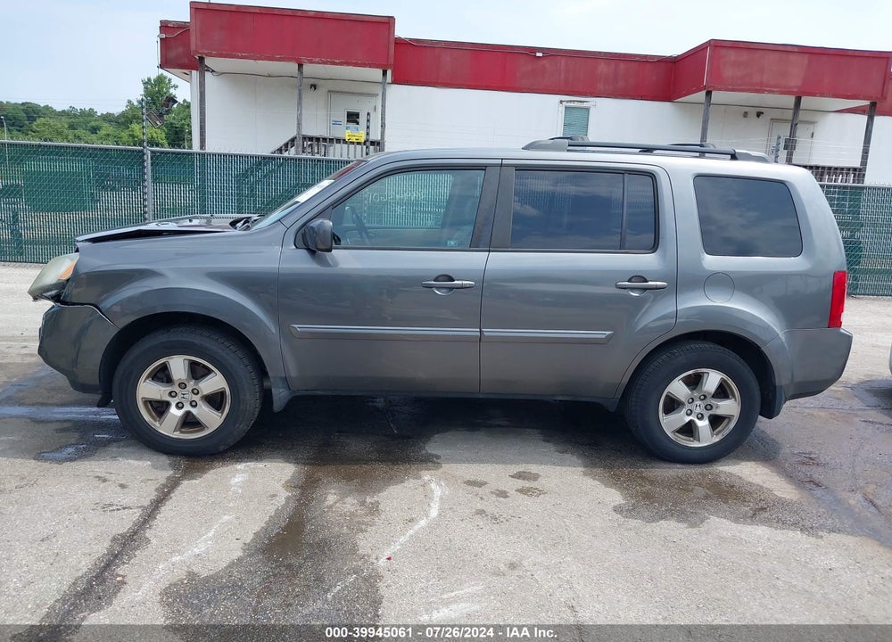 2011 HONDA PILOT EX-L VIN: 5FNYF4H50BB018866
