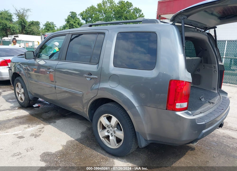 2011 HONDA PILOT EX-L VIN: 5FNYF4H50BB018866