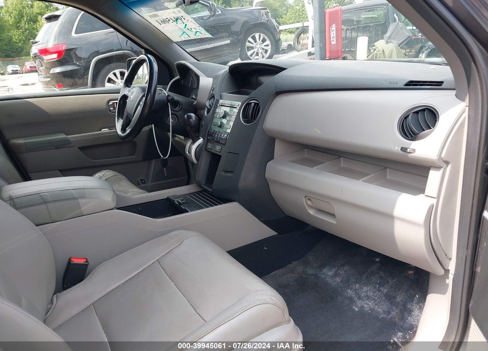 2011 HONDA PILOT EX-L VIN: 5FNYF4H50BB018866