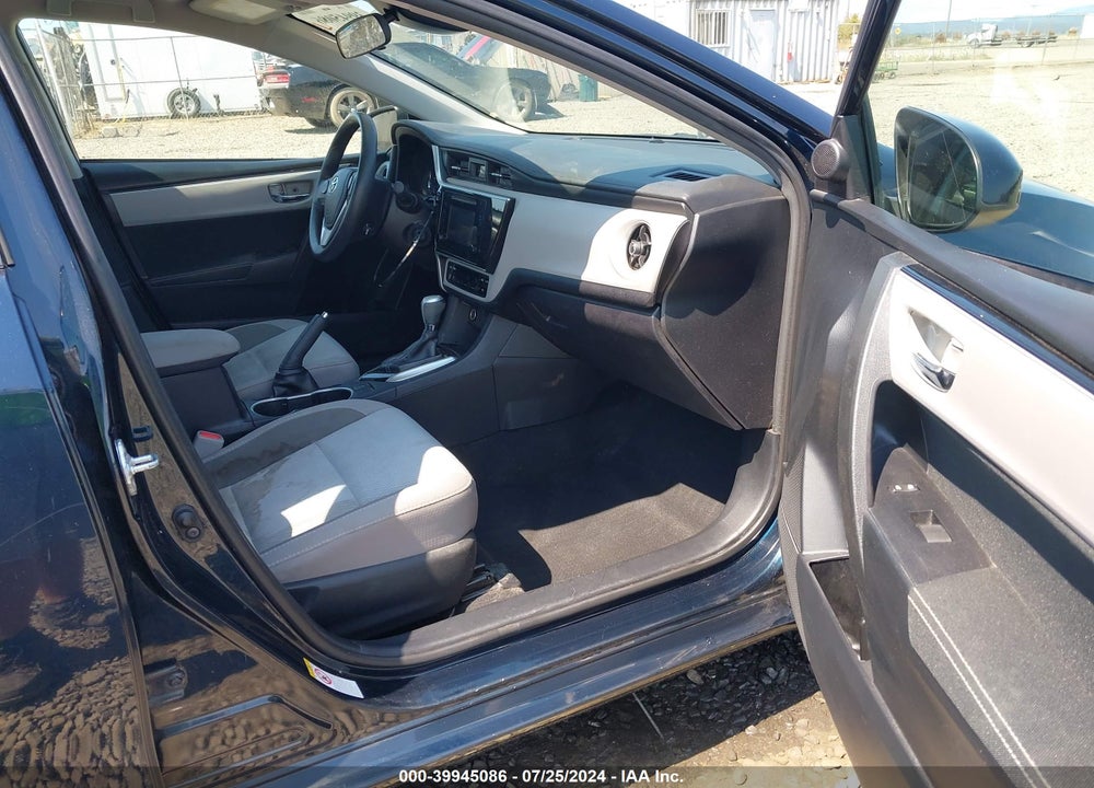 2019 TOYOTA COROLLA LE VIN: 2T1BURHE0KC127986