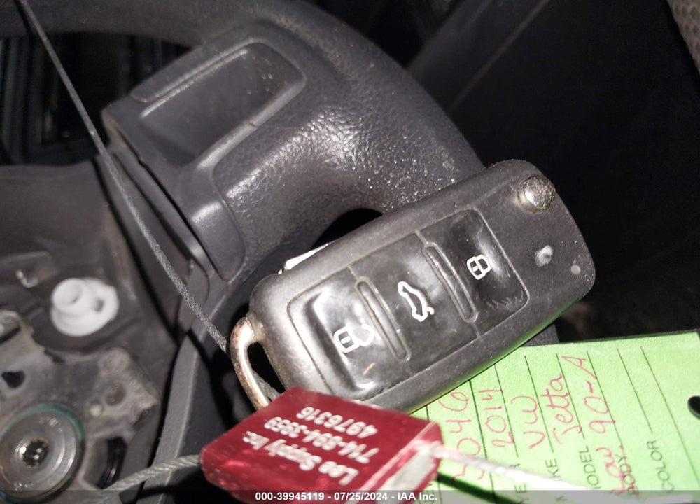 2014 VOLKSWAGEN JETTA 2.0L S VIN: 3VW2K7AJ1EM243546