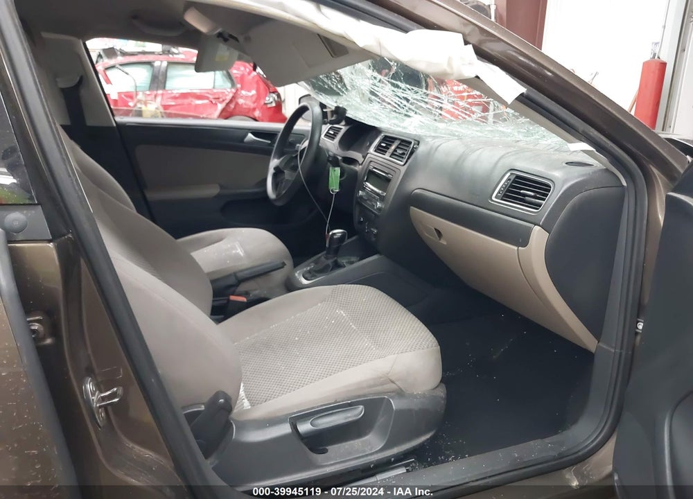 2014 VOLKSWAGEN JETTA 2.0L S VIN: 3VW2K7AJ1EM243546