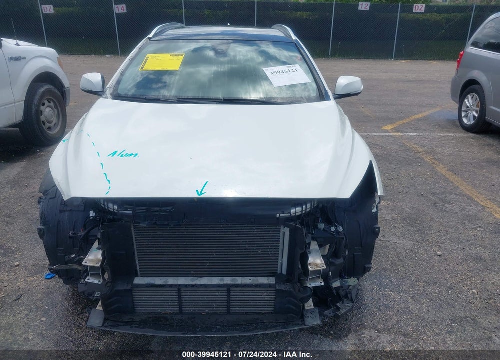2019 INFINITI QX30 LUXE VIN: SJKCH5CP2KA010633