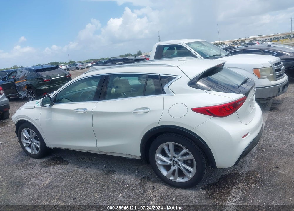 2019 INFINITI QX30 LUXE VIN: SJKCH5CP2KA010633