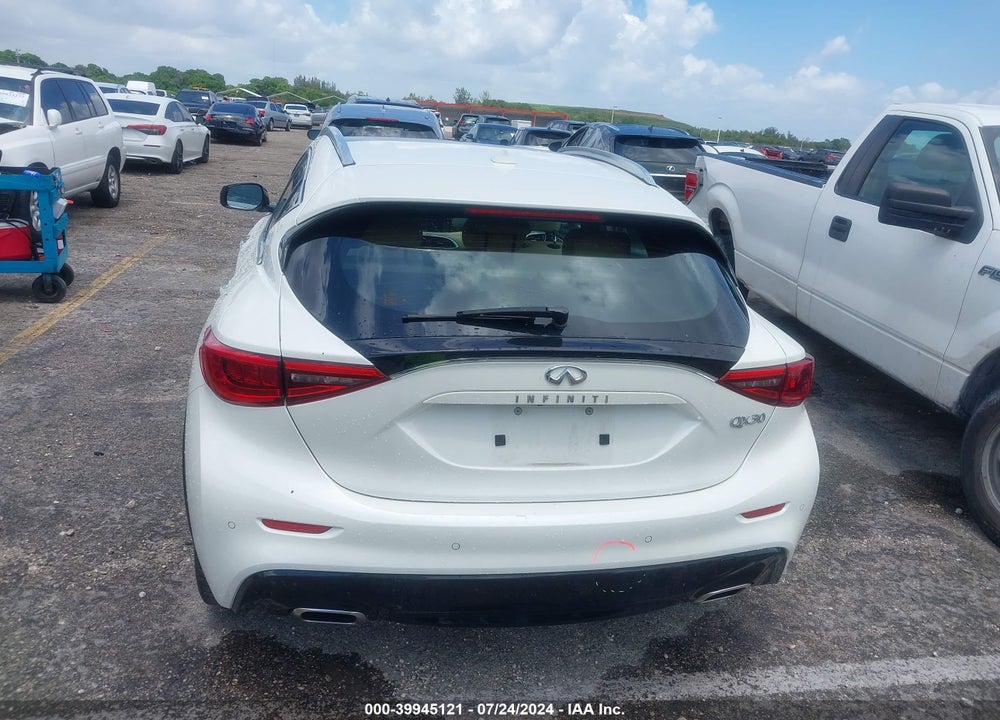 2019 INFINITI QX30 LUXE VIN: SJKCH5CP2KA010633