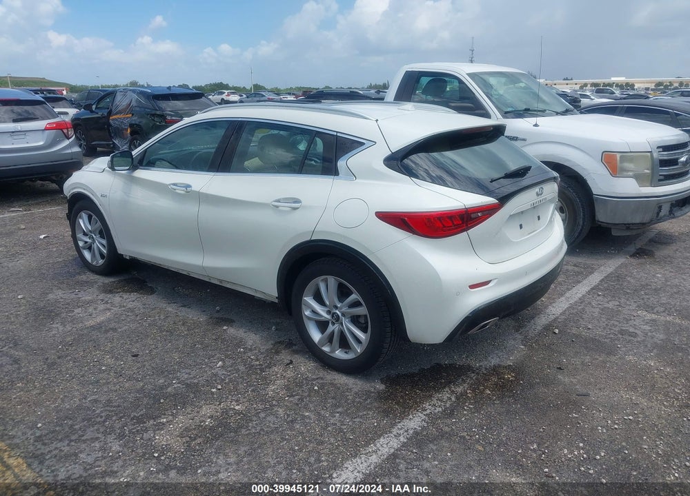 2019 INFINITI QX30 LUXE VIN: SJKCH5CP2KA010633