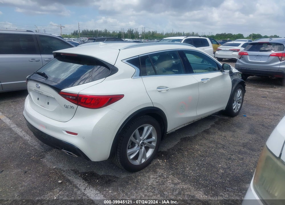 2019 INFINITI QX30 LUXE VIN: SJKCH5CP2KA010633