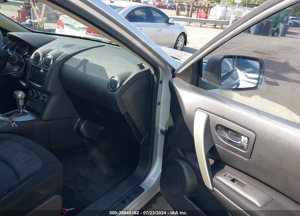 2015 NISSAN ROGUE SELECT S VIN: JN8AS5MT1FW157627