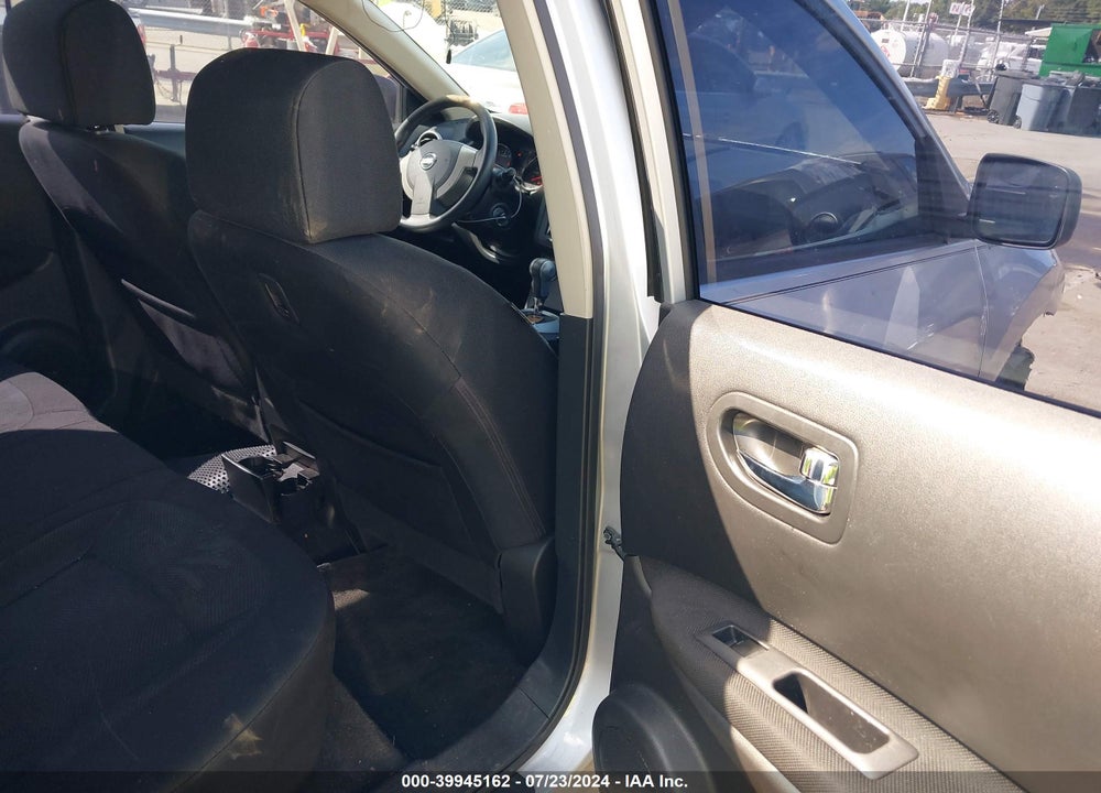 2015 NISSAN ROGUE SELECT S VIN: JN8AS5MT1FW157627