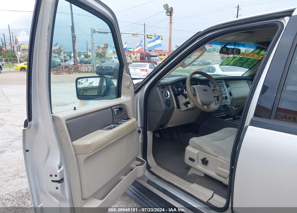 2007 FORD EXPEDITION EL XLT VIN: 1FMFK15507LA85747
