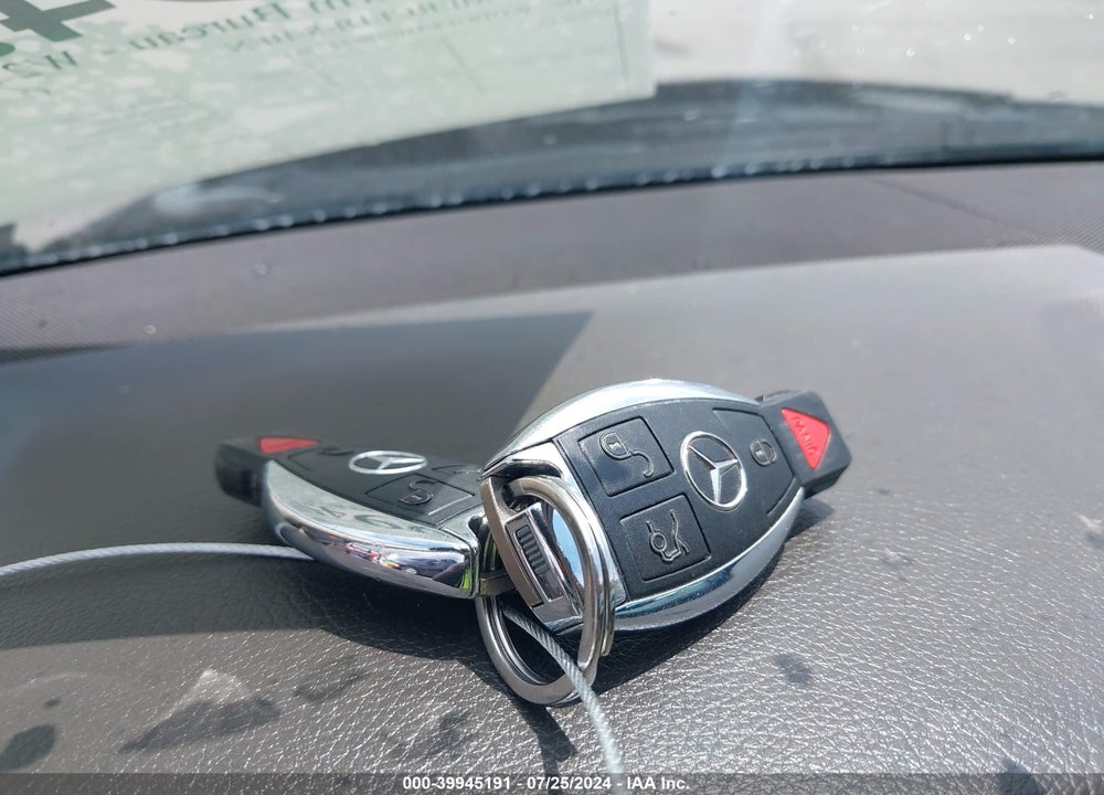 2013 MERCEDES-BENZ C 300 LUXURY 4MATIC/SPORT 4MATIC VIN: WDDGF8AB0DR247361