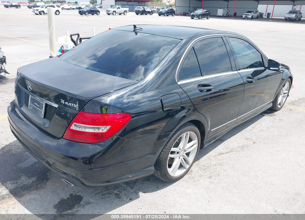 2013 MERCEDES-BENZ C 300 LUXURY 4MATIC/SPORT 4MATIC VIN: WDDGF8AB0DR247361