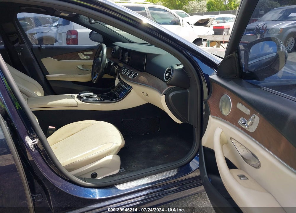 2017 MERCEDES-BENZ E 300 VIN: WDDZF4JBXHA070176