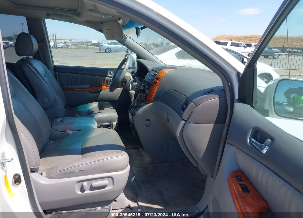 2008 TOYOTA SIENNA LIMITED/XLE VIN: 5TDZK22C08S179606