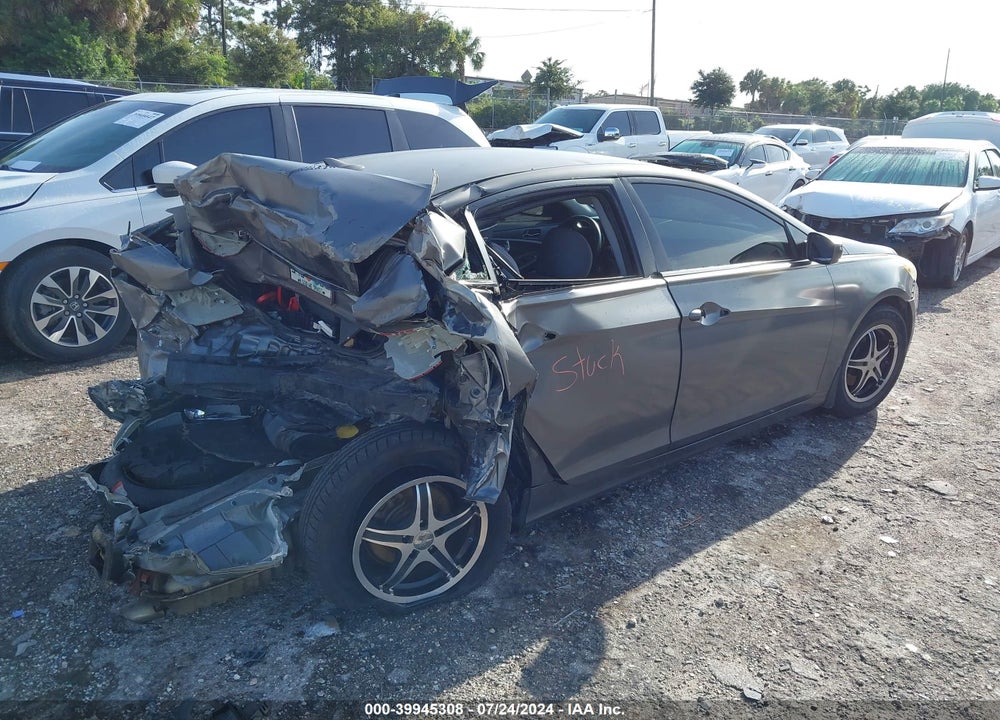2011 HYUNDAI SONATA GLS VIN: 5NPEB4AC3BH124317