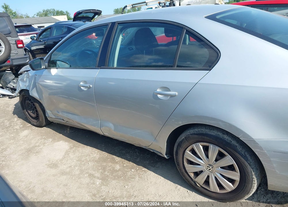 2014 VOLKSWAGEN JETTA 2.0L S VIN: 3VW2K7AJ7EM251439