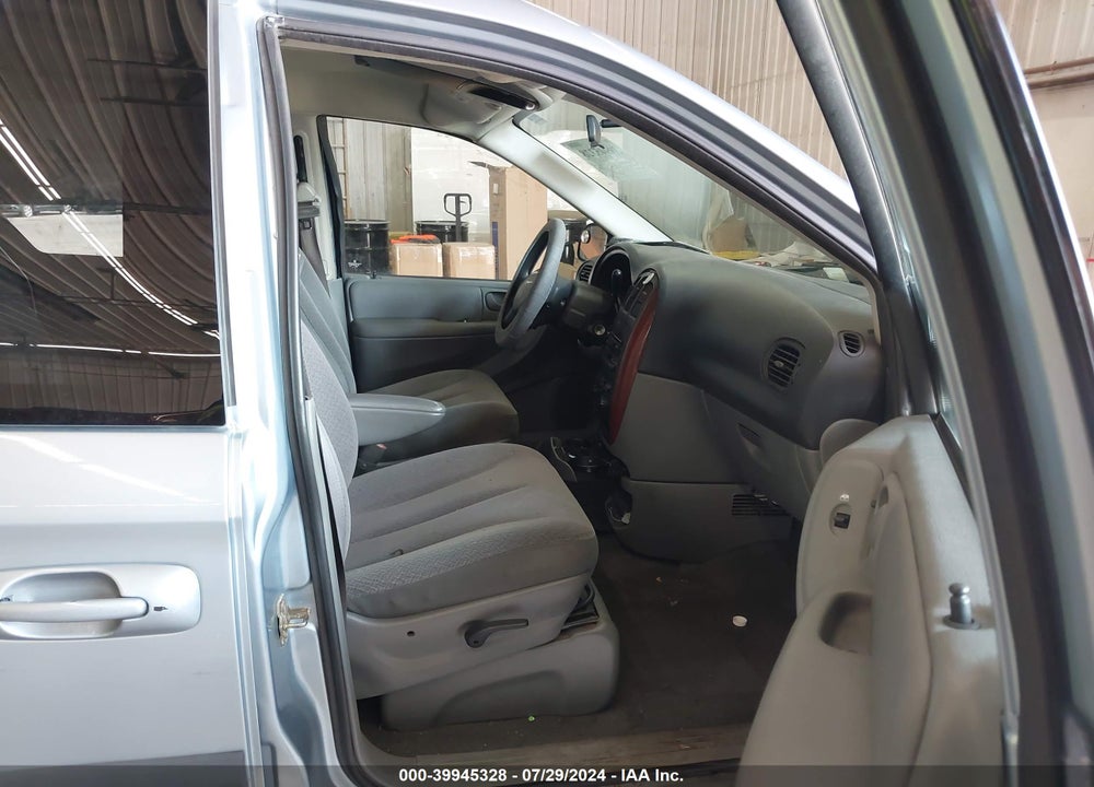 2006 CHRYSLER TOWN & COUNTRY VIN: 1A4GP45R56B630919