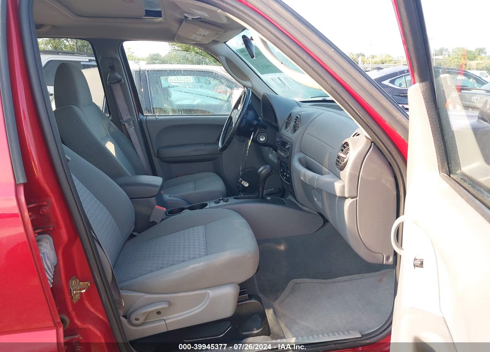 2005 JEEP LIBERTY SPORT VIN: 1J4GL48K05W700747