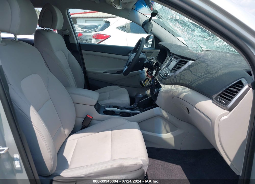 2018 HYUNDAI TUCSON VIN: KM8J2CA40JU828301