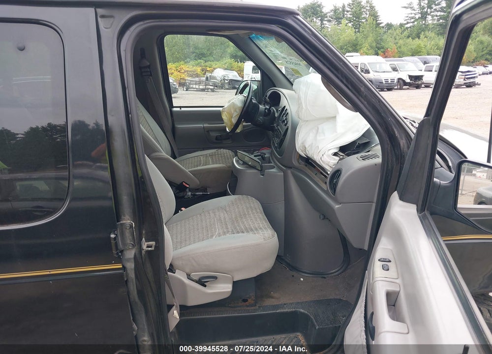 2001 FORD E-350 SUPER DUTY XL/XLT VIN: 1FBSS31S61HB54692