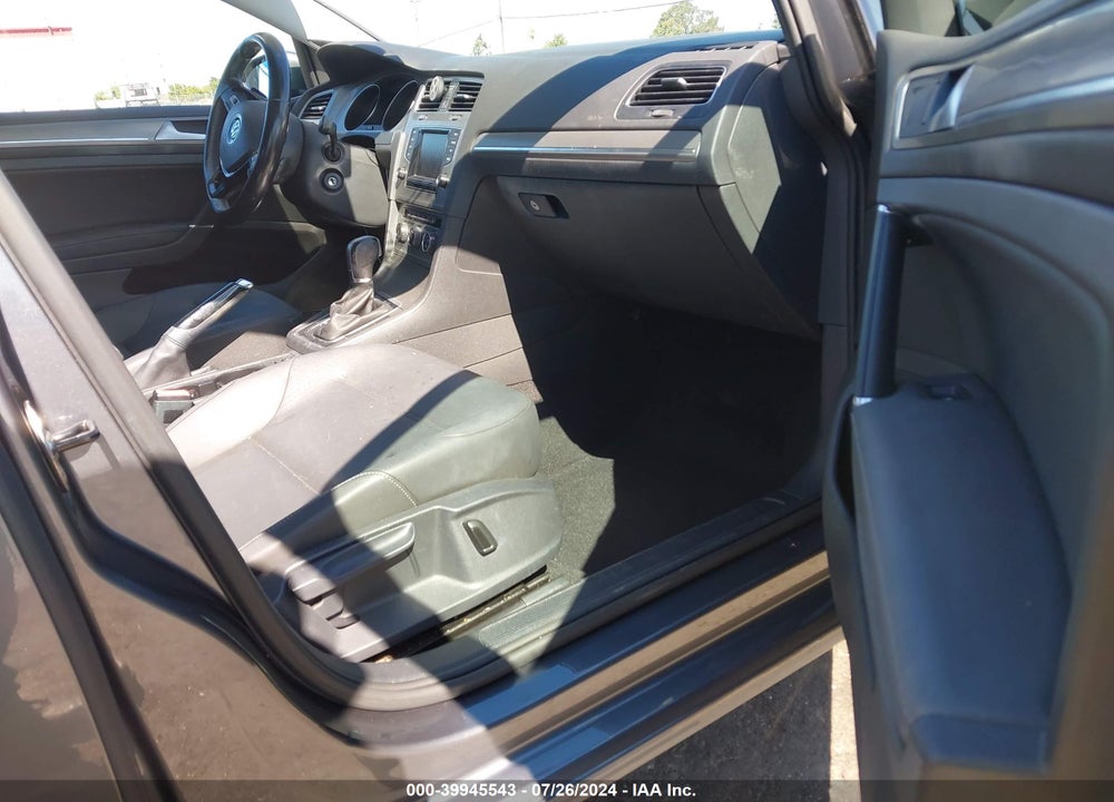 2015 VOLKSWAGEN GOLF TSI SE 4-DOOR VIN: 3VW217AU8FM011394