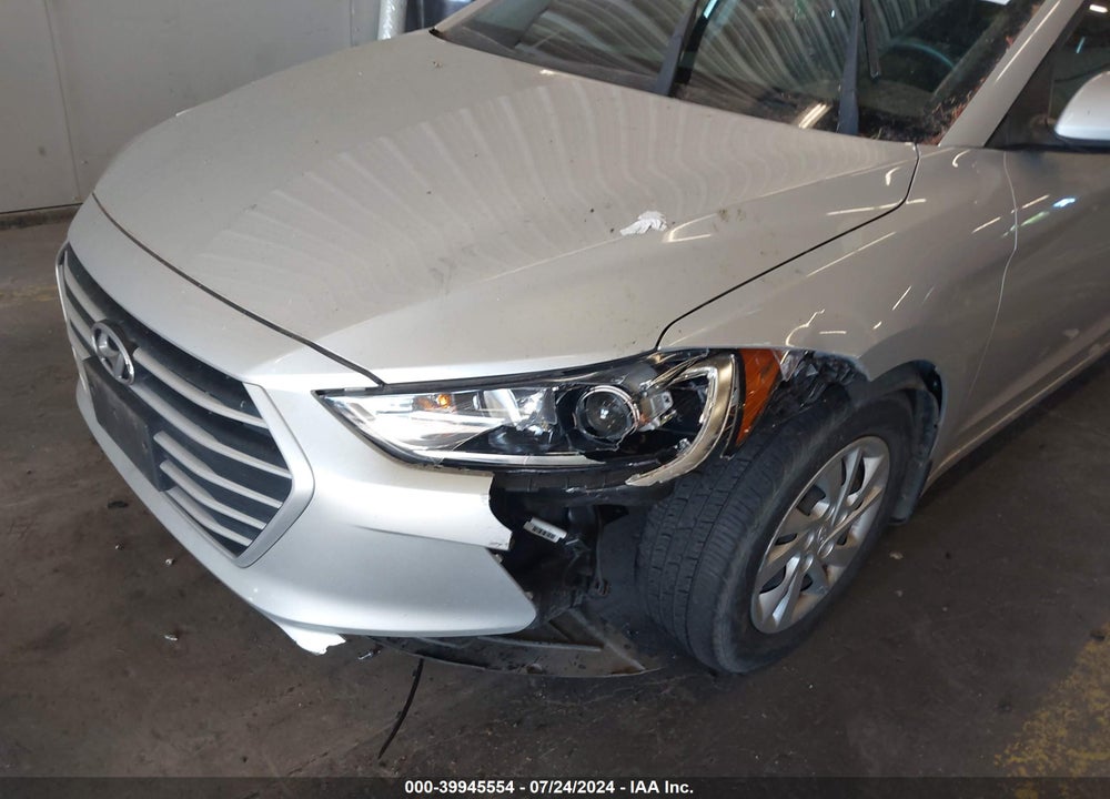 2018 HYUNDAI ELANTRA SE VIN: 5NPD74LF8JH351344
