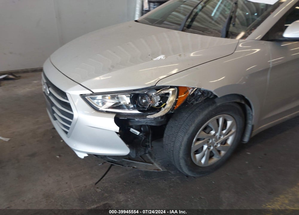 2018 HYUNDAI ELANTRA SE VIN: 5NPD74LF8JH351344