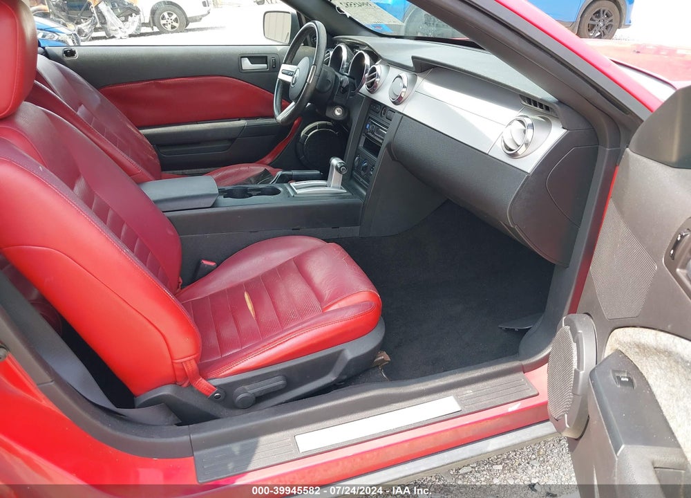 2005 FORD MUSTANG VIN: 1ZVFT84N155208868