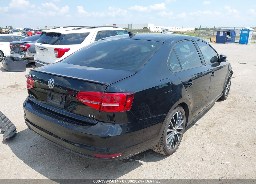 2015 VOLKSWAGEN JETTA 1.8T SPORT VIN: 3VWD17AJ5FM215035