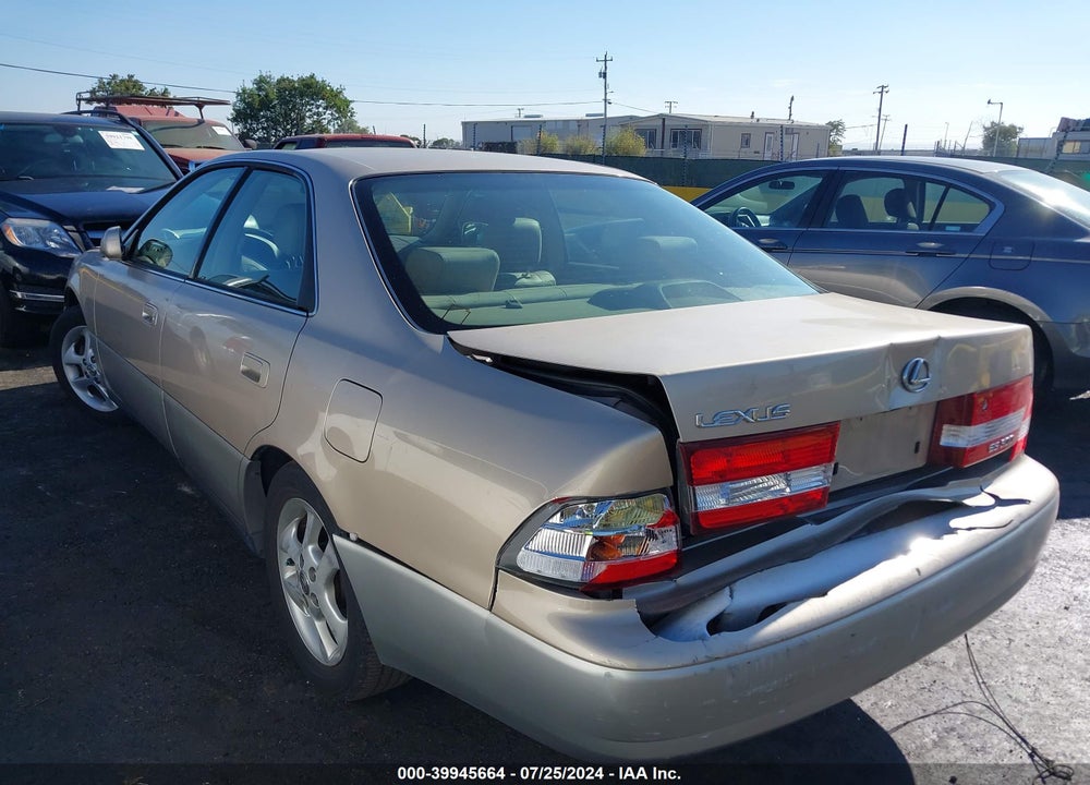 2001 LEXUS ES 300 VIN: JT8BF28G210316181