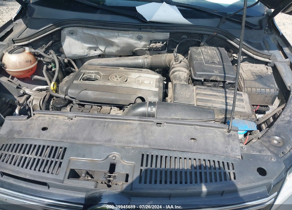 2016 VOLKSWAGEN TIGUAN S VIN: WVGBV7AX2GW577954