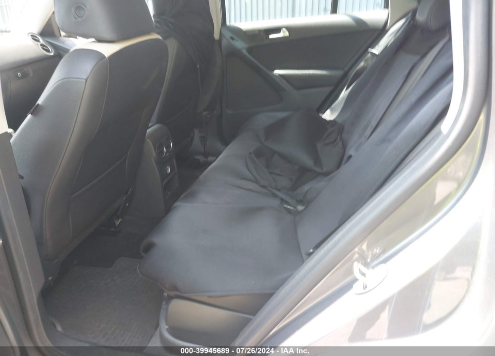 2016 VOLKSWAGEN TIGUAN S VIN: WVGBV7AX2GW577954