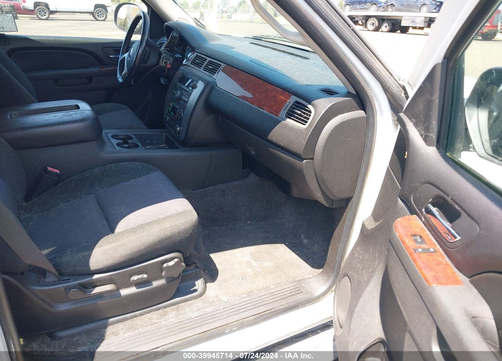 2010 GMC YUKON SLE VIN: 1GKUCAE08AR197914