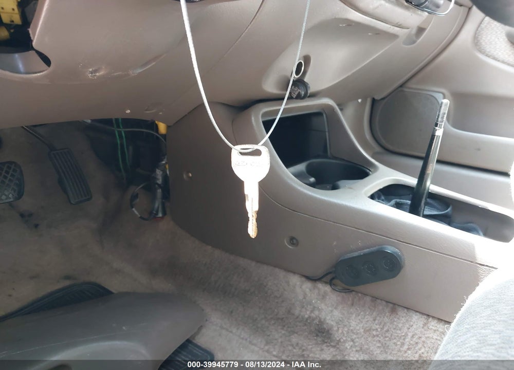 1999 HONDA CIVIC LX VIN: 1HGEJ6677XL060636