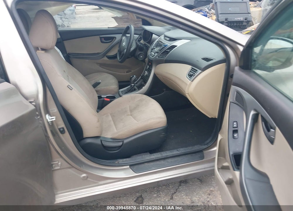 2014 HYUNDAI ELANTRA SE VIN: 5NPDH4AE7EH514353